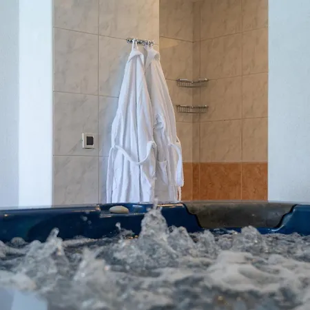 Sara With Pool, Whirlpool And Sea View فيلة *