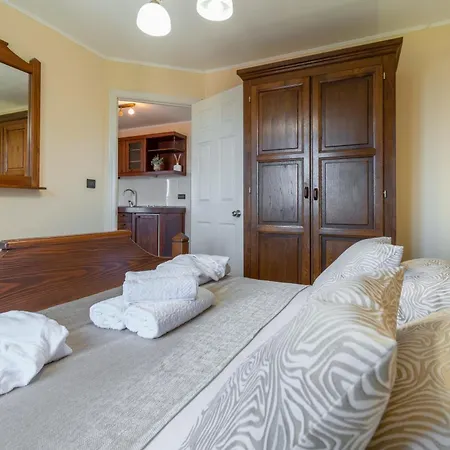 فيلة Sara With Pool, Whirlpool And Sea View *