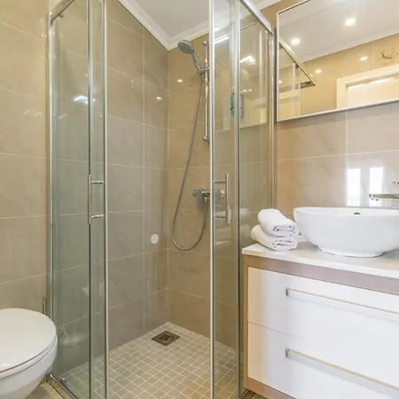 Sara With Pool, Whirlpool And Sea View فيلة ماكارسكا