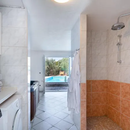 Sara With Pool, Whirlpool And Sea View فيلة *