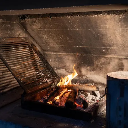 فيلة Sara With Pool, Whirlpool And Sea View ماكارسكا