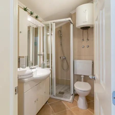 Sara With Pool, Whirlpool And Sea View فيلة