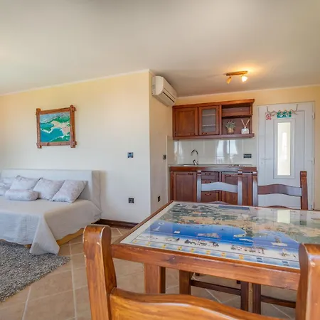 فيلة Sara With Pool, Whirlpool And Sea View *