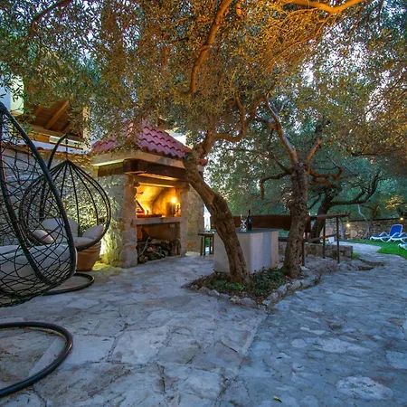 Sara With Pool, Whirlpool And Sea View فيلة ماكارسكا