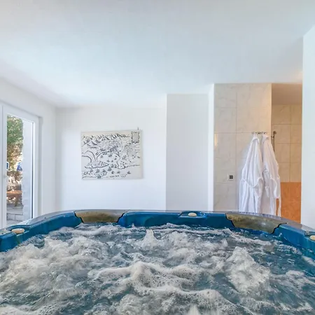 Sara With Pool, Whirlpool And Sea View فيلة