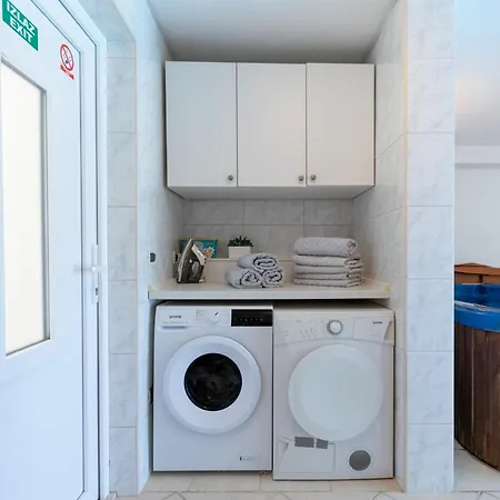 Sara With Pool, Whirlpool And Sea View فيلة *