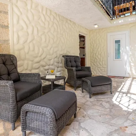 فيلة Sara With Pool, Whirlpool And Sea View *