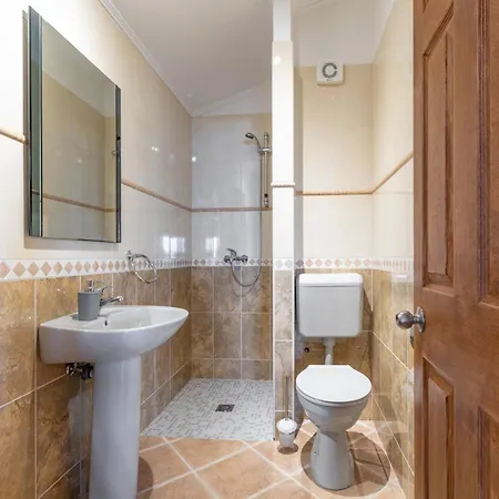 فيلة Sara With Pool, Whirlpool And Sea View ماكارسكا