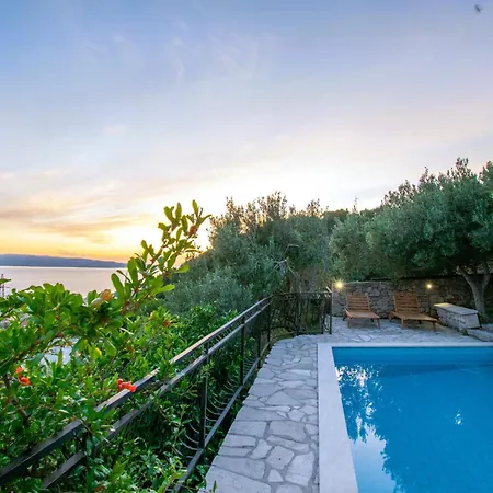 Sara With Pool, Whirlpool And Sea View فيلة ماكارسكا