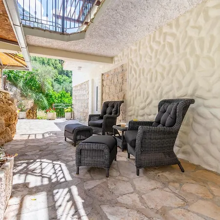 فيلة Sara With Pool, Whirlpool And Sea View