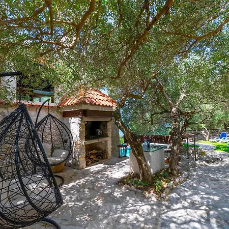 Sara With Pool, Whirlpool And Sea View فيلة