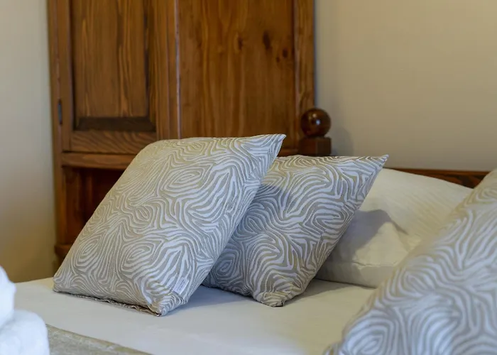 Sara With Pool, Whirlpool And Sea View Makarska