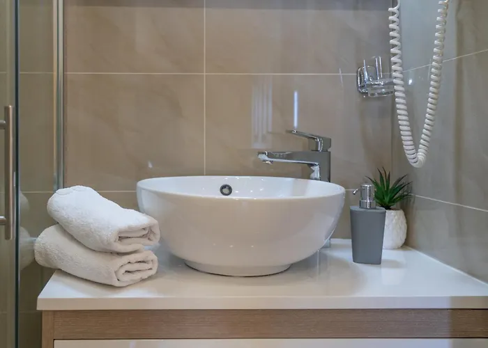 Villa Sara With Pool, Whirlpool And Sea View *