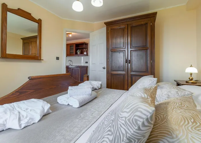 Villa Sara With Pool, Whirlpool And Sea View *