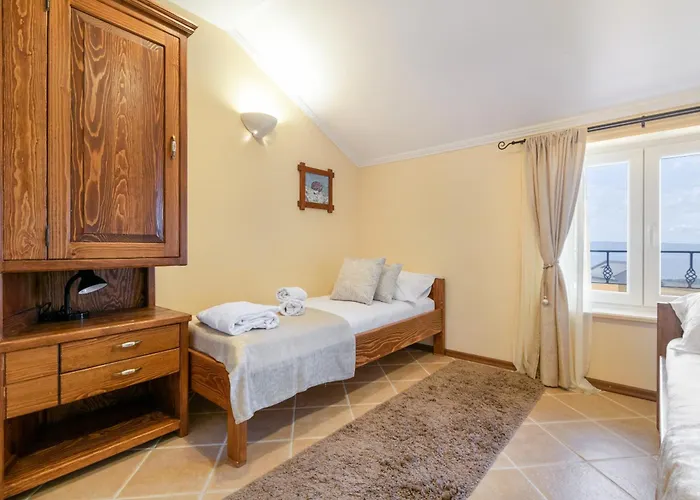 Villa Sara With Pool, Whirlpool And Sea View