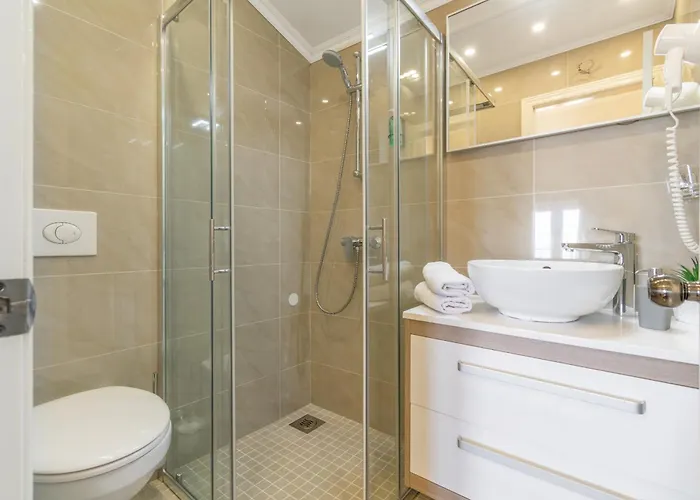 Sara With Pool, Whirlpool And Sea View Villa Makarska