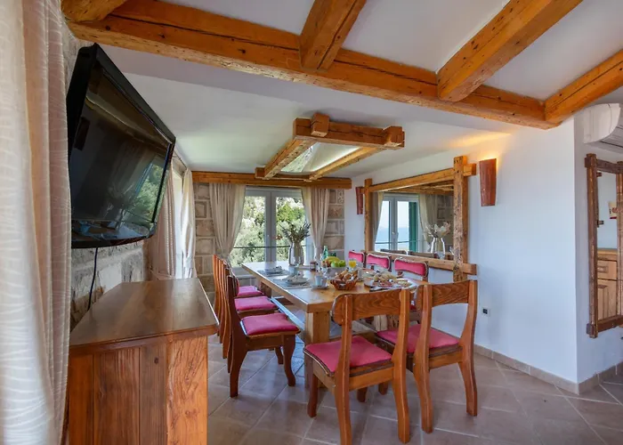 Sara With Pool, Whirlpool And Sea View *