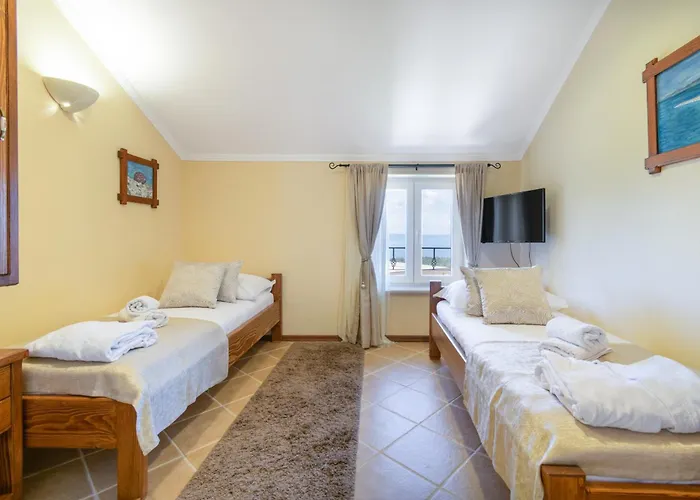 Sara With Pool, Whirlpool And Sea View Makarska