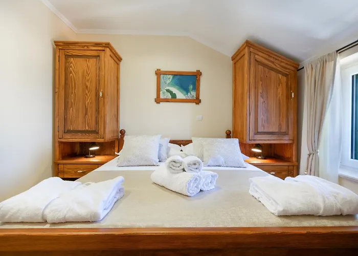 Sara With Pool, Whirlpool And Sea View Villa