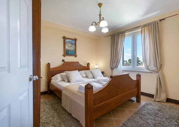 Sara With Pool, Whirlpool And Sea View