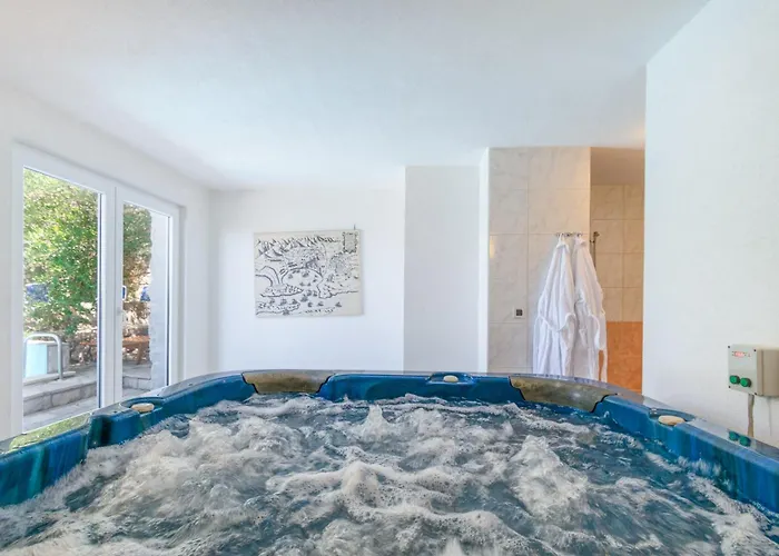 Sara With Pool, Whirlpool And Sea View Villa