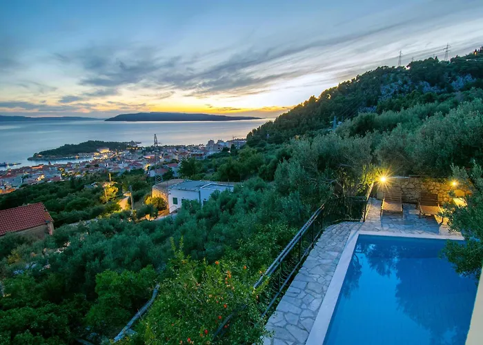 Sara With Pool, Whirlpool And Sea View Villa Makarska