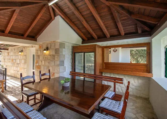 Sara With Pool, Whirlpool And Sea View *