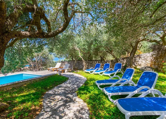 Villa Sara With Pool, Whirlpool And Sea View