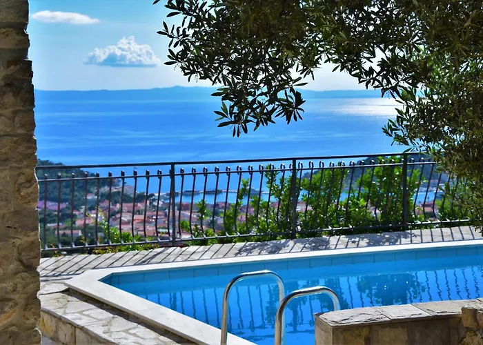 Sara With Pool, Whirlpool And Sea View Makarska