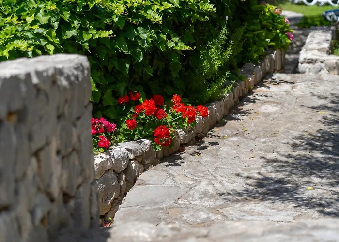 Villa Sara With Pool, Whirlpool And Sea View *