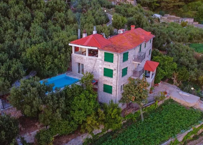 Villa Sara With Pool, Whirlpool And Sea View *