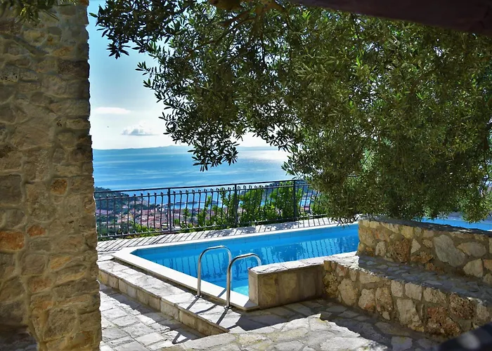 Sara With Pool, Whirlpool And Sea View Makarska