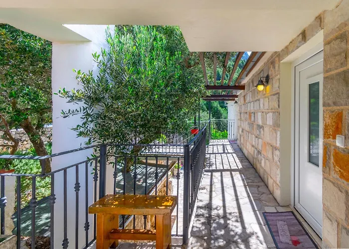 Sara With Pool, Whirlpool And Sea View Villa