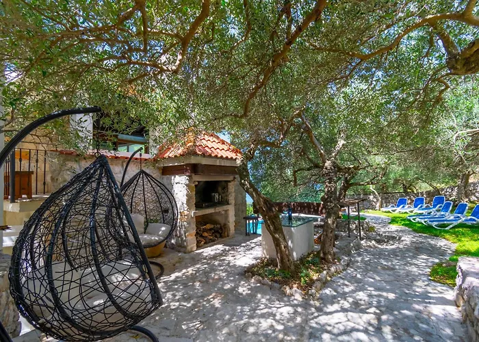 Sara With Pool, Whirlpool And Sea View Villa